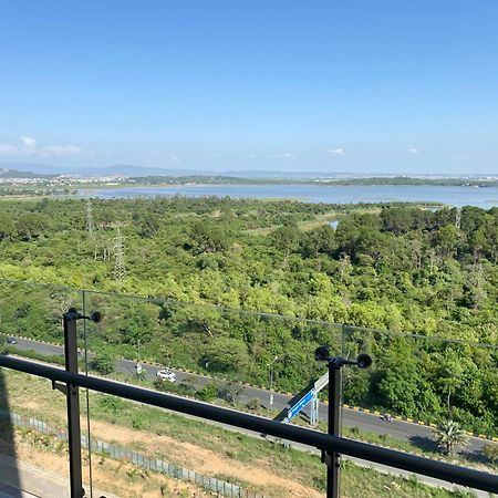 One Constitution Avenue - Apartments By Superhost Stays Ισλαμαμπάντ Εξωτερικό φωτογραφία